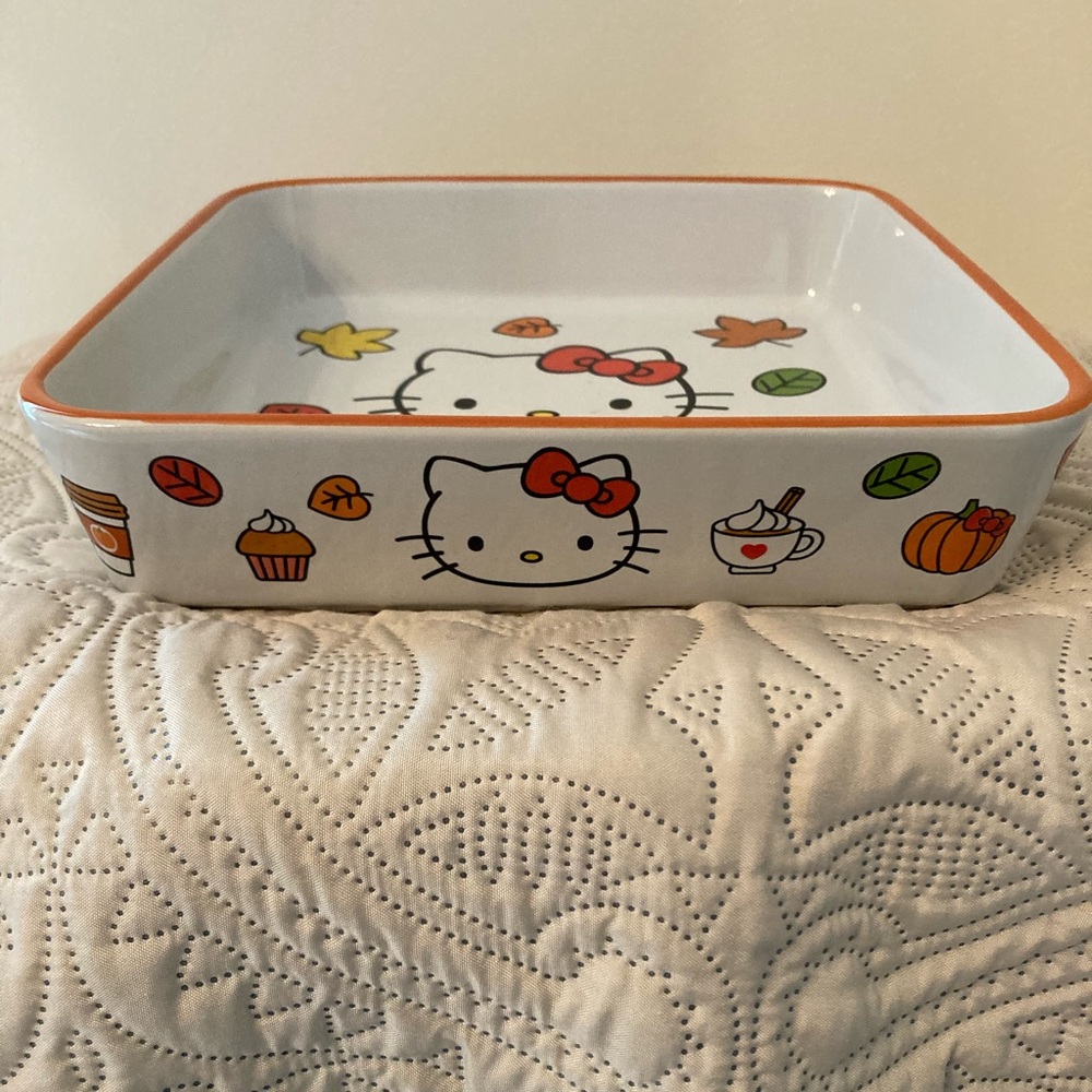 Hello Kitty Fall Baking Dish